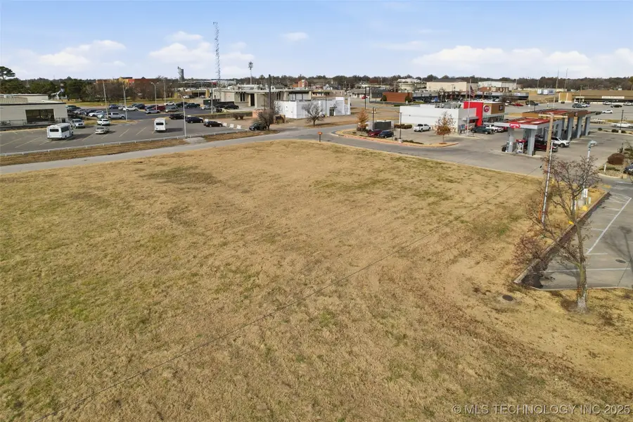 213 S Dogwood Street, Owasso, OK 74055 - #3