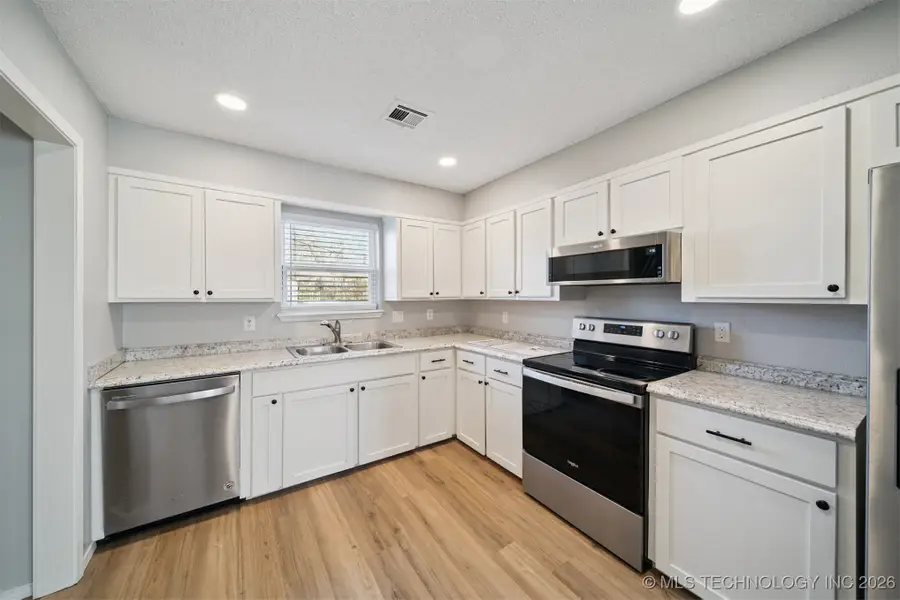 808 W 6th Street, Skiatook, OK 74070 - Image #3