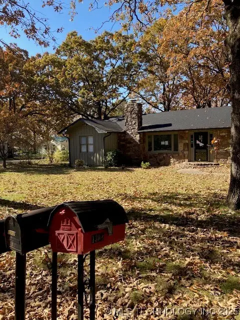 1308 S Hazel Street, Grove, OK 74344