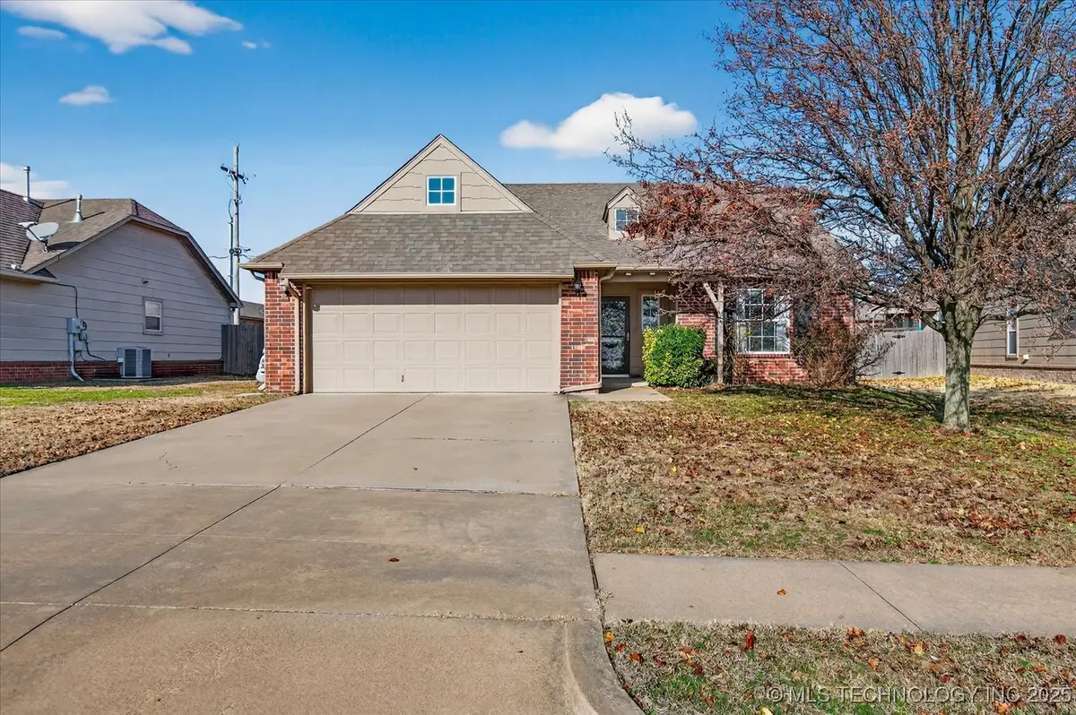 3214 Debbie Lane, Bartlesville, OK 74006 - Image #1