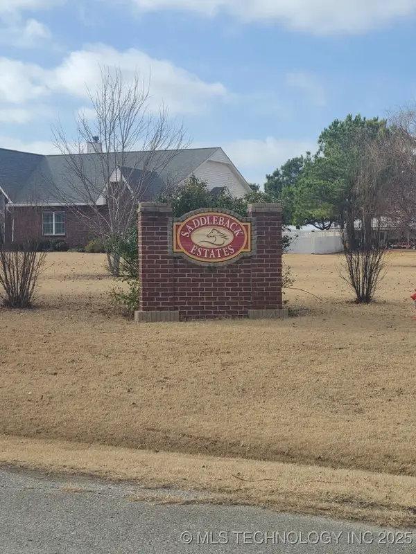 19355 Carriage Court, Mounds, OK 74047