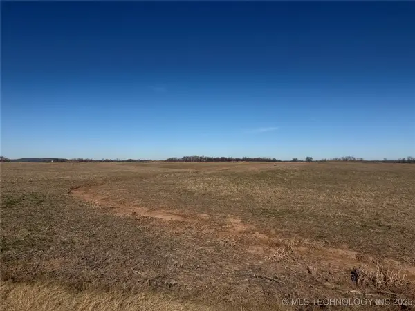 E 211th Street S, Porter, OK 74454