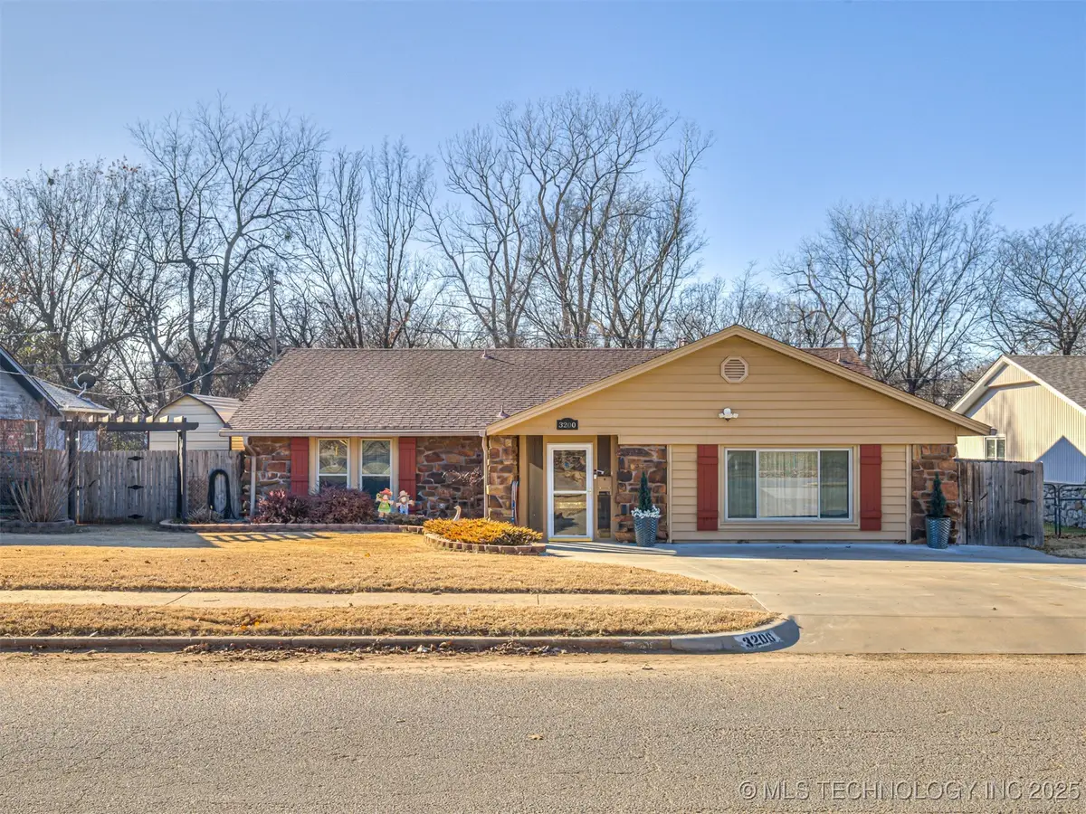 3200 S Magnolia Dr Drive, Sand Springs, OK 74063 - Image #1