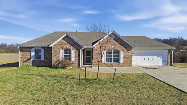18777 S Birch Hollow Way, Claremore, OK 74017