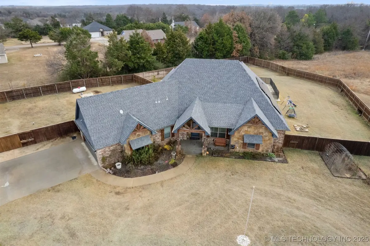 212 Paris Avenue, Durant, OK 74701 - Image #1