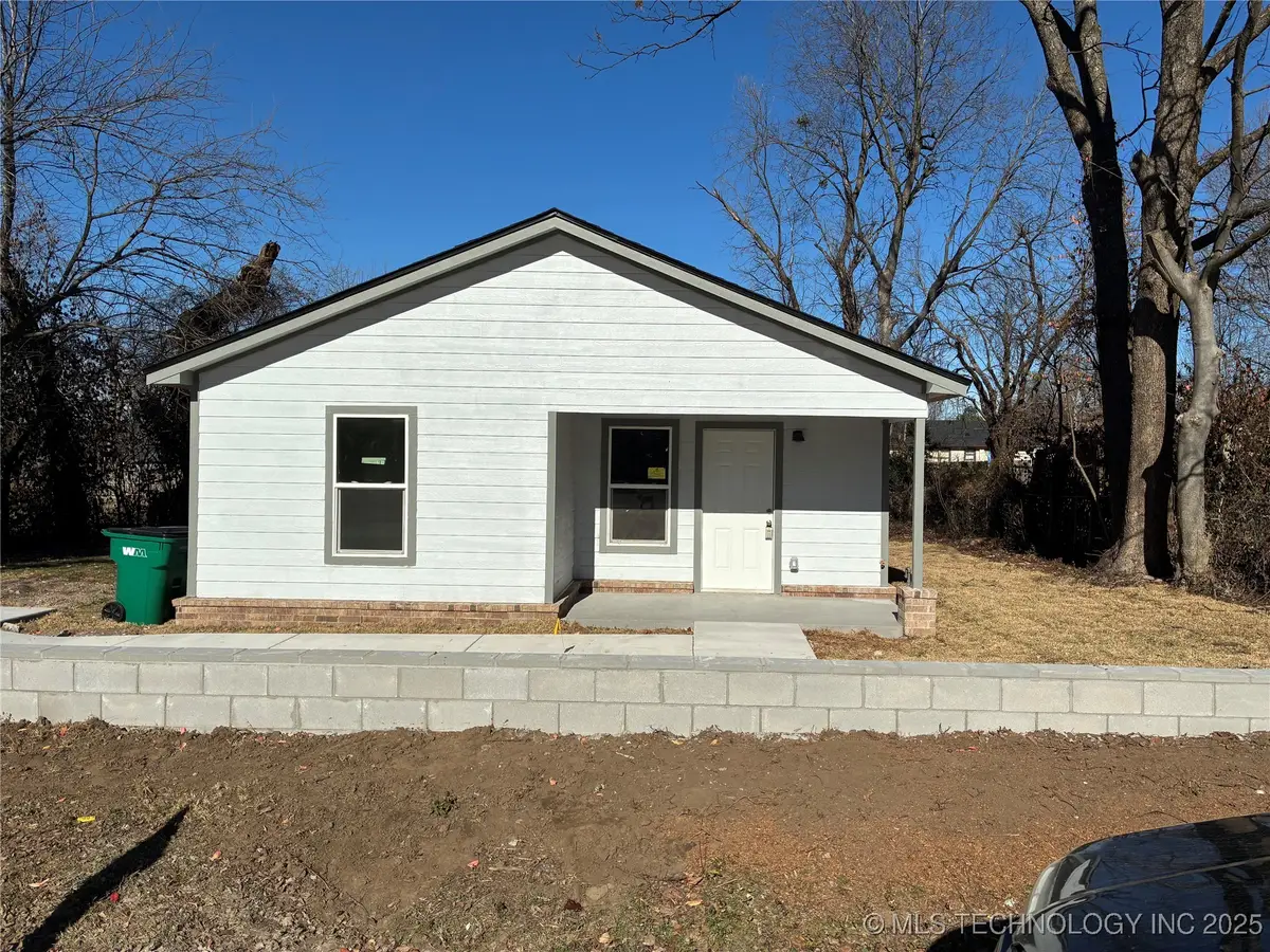 215 W Burnham Avenue, Sapulpa, OK 74066 - Image #1
