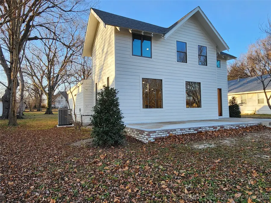 121 S Brown Street, Vinita, OK 74301 - Image #2