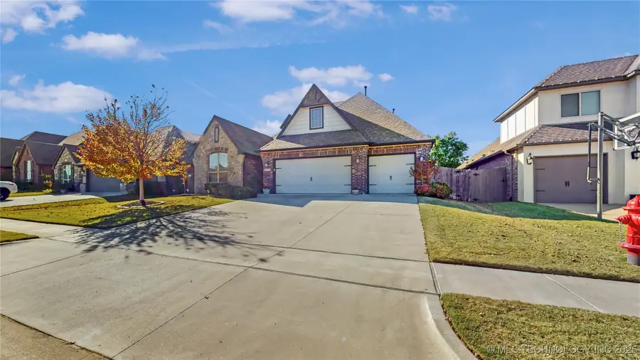 3618 S Fir Court E, Broken Arrow, OK 74011 - Image #2