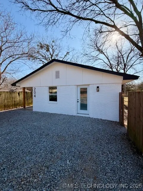 204 W 21st Street, Tishomingo, OK 73460 - Image #1