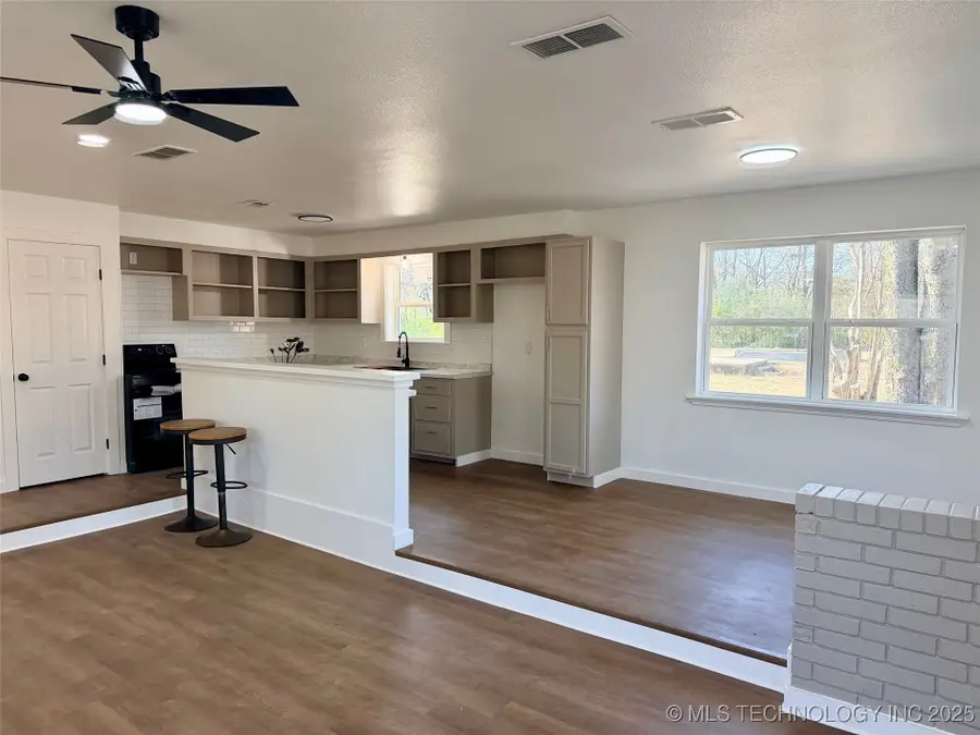 204 W 21st Street, Tishomingo, OK 73460 - Image #3