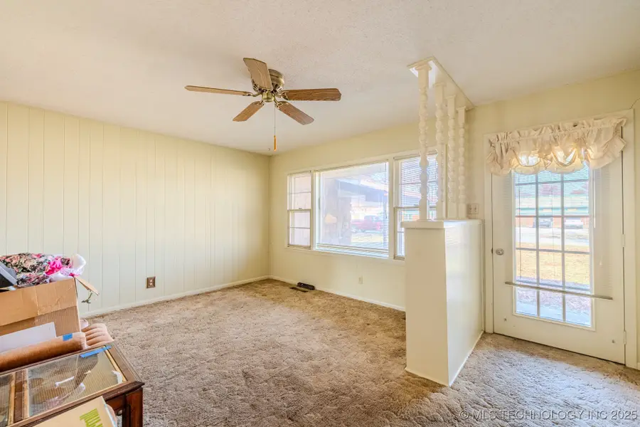 608 SE 6th Street, Wagoner, OK 74467 - Image #2