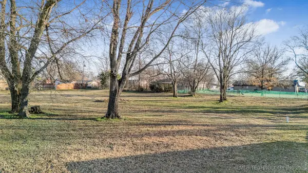 W Price Avenue, Oologah, OK 74053