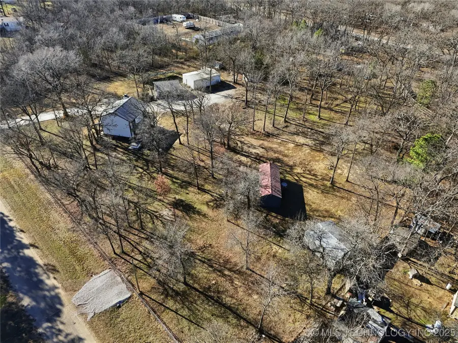 1305 N 237th Road, Mounds, OK 74047 - Image #2