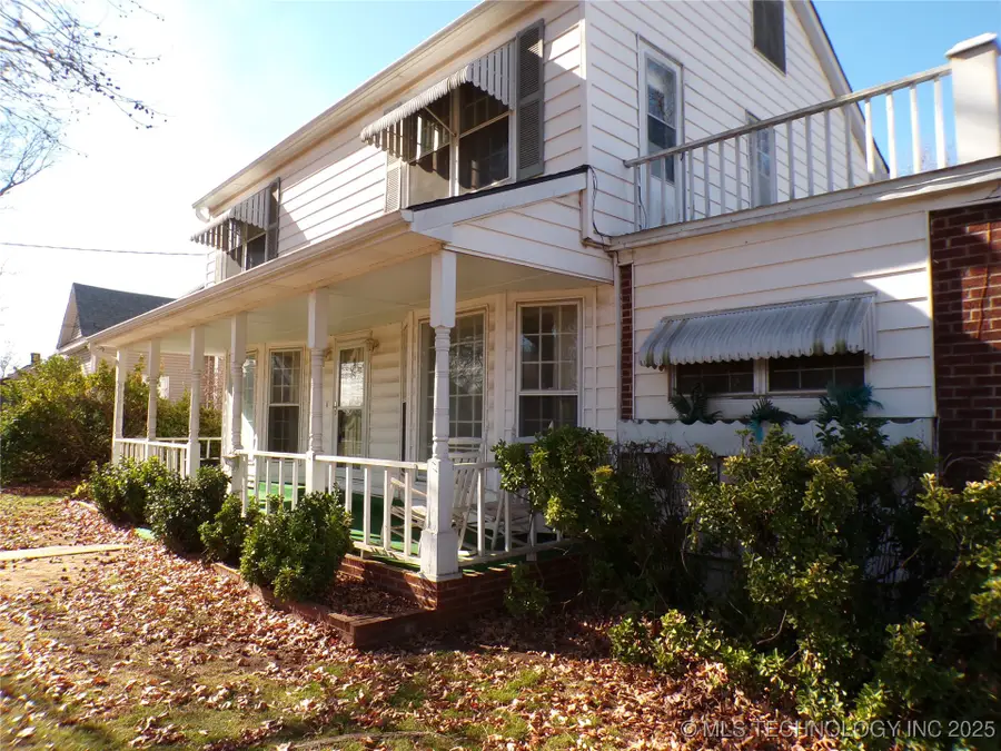 807 N Parkinson Avenue, Wagoner, OK 74467 - #2