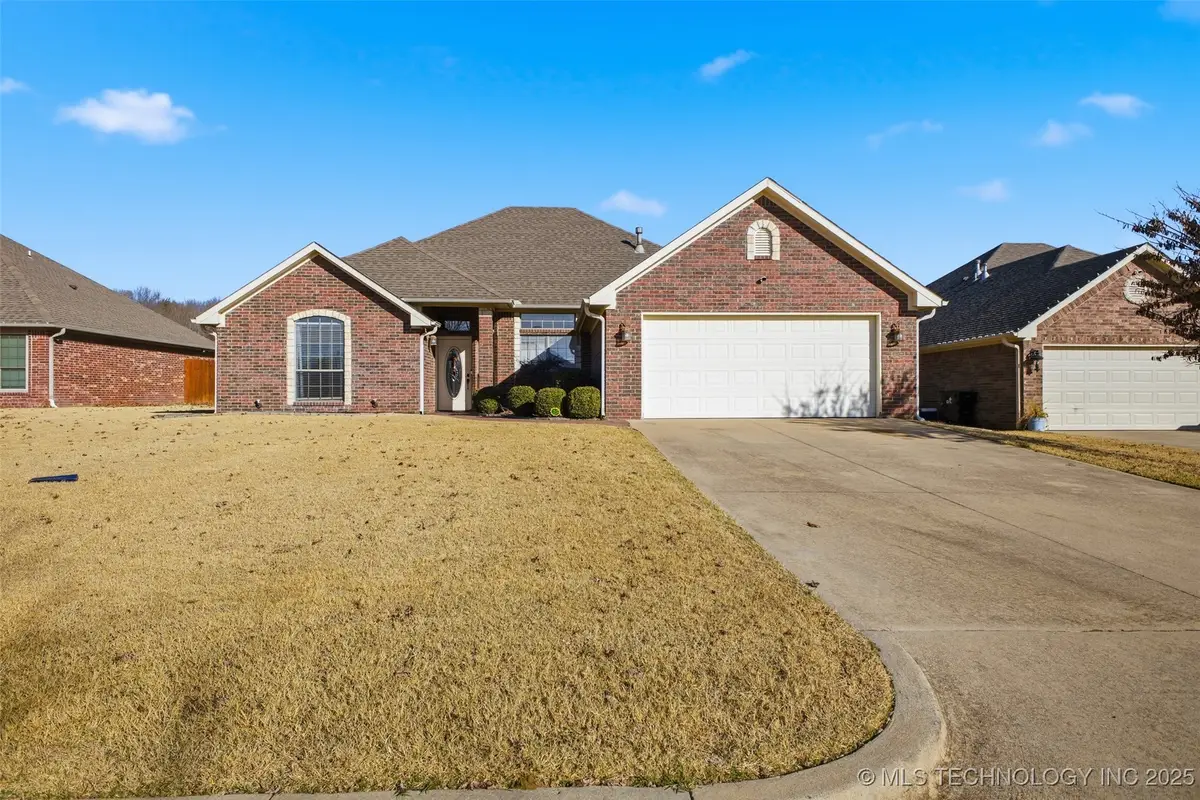 424 Westchester, Ada, OK 74820 - Image #1