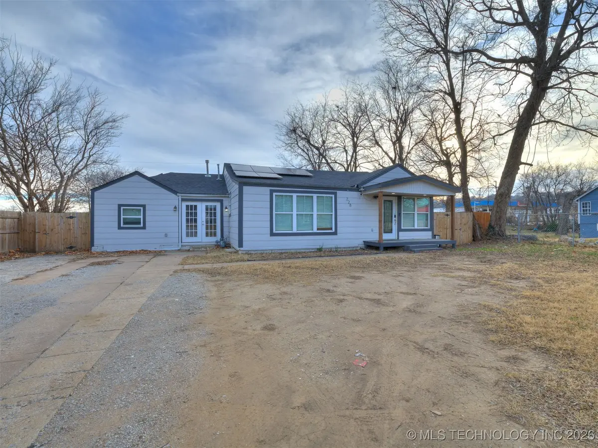 228 E Mohawk Boulevard, Tulsa, OK 74106 - Image #1