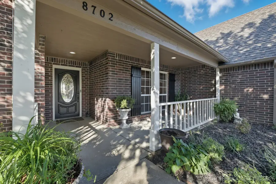 8702 N 140th Terrace, Owasso, OK 74055 - Image #2