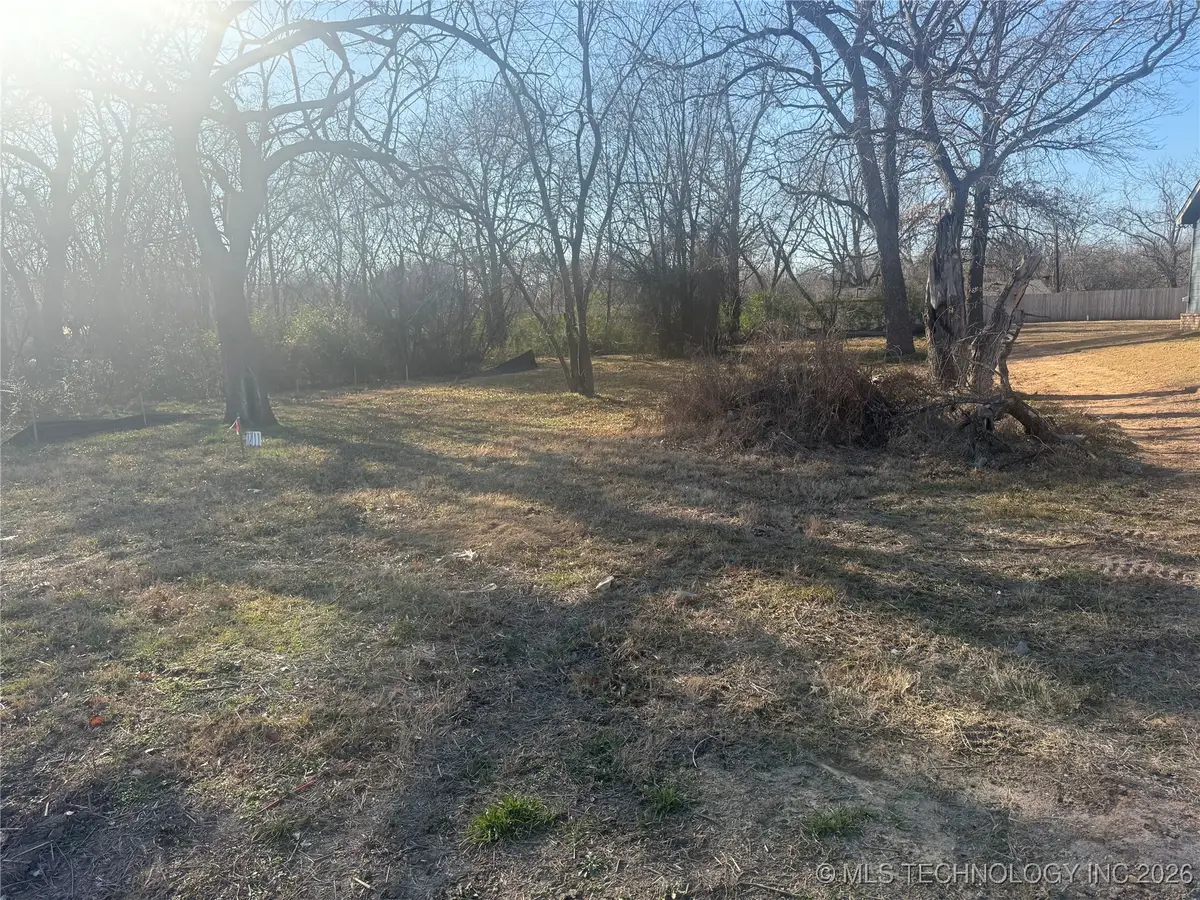 500 S Division Street, Coweta, OK 74429 - #1