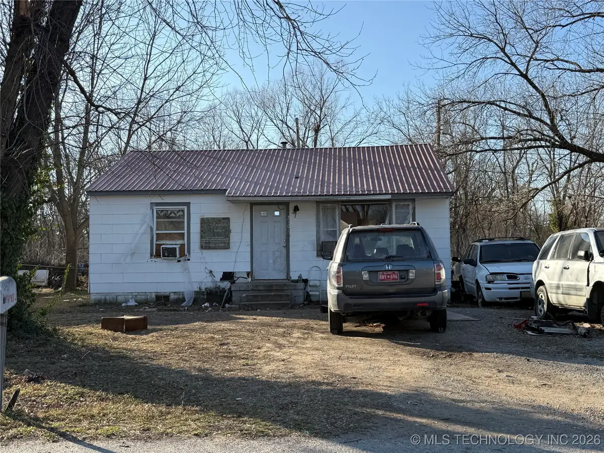 2101 S Johnstone, Bartlesville, OK 74003 - Image #1