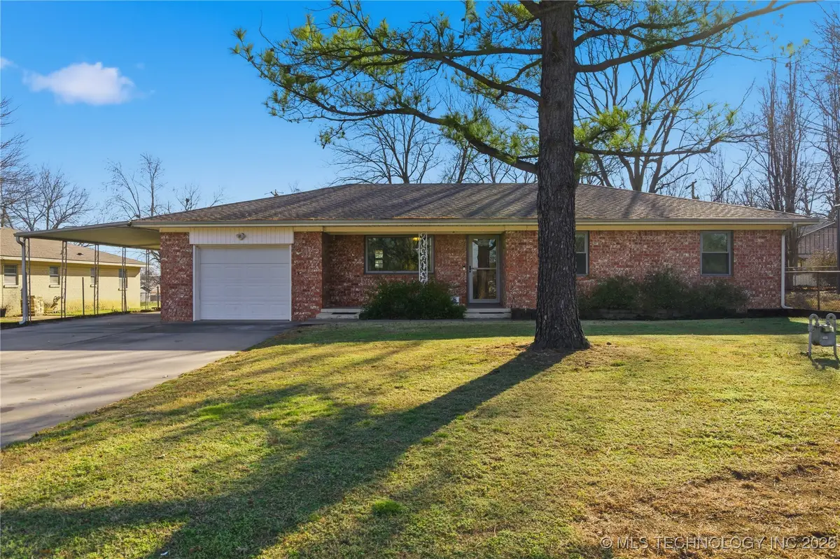 1004 NE 10th Street, Wagoner, OK 74467 - Image #1