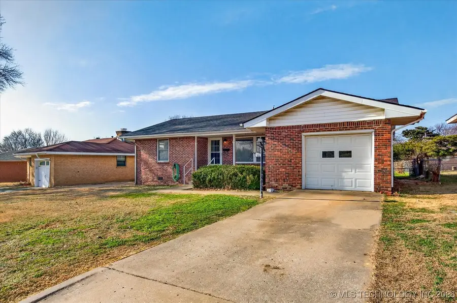 327 SE Wilshire Avenue, Bartlesville, OK 74006 - Image #3
