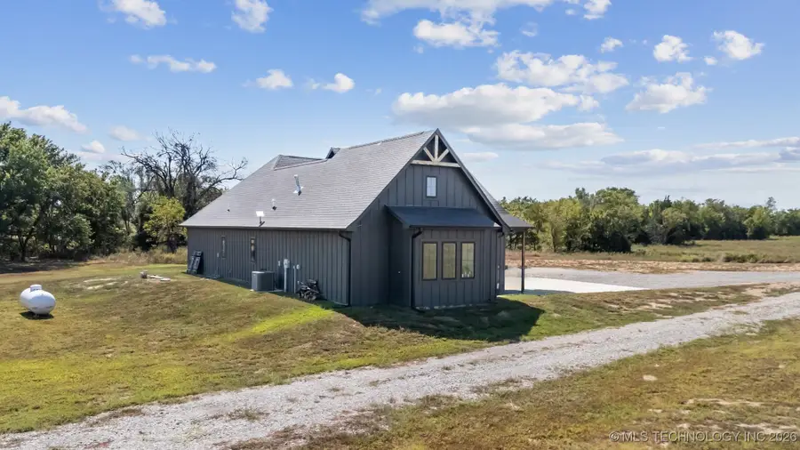 3111 S Rosebud Lane, Cushing, OK 74023 - Image #2