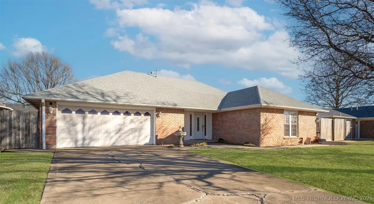 612 Westwood Drive, Claremore, OK 74017 - #1