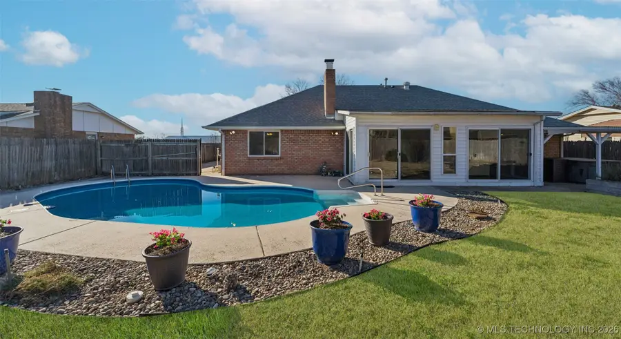 612 Westwood Drive, Claremore, OK 74017 - #2