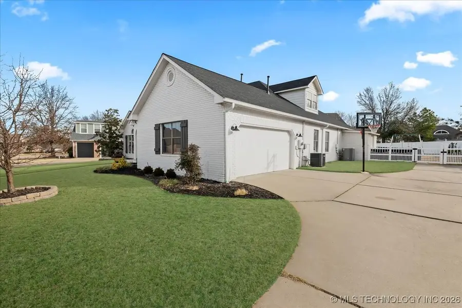 207 S 68th Street, Broken Arrow, OK 74014 - Image #2