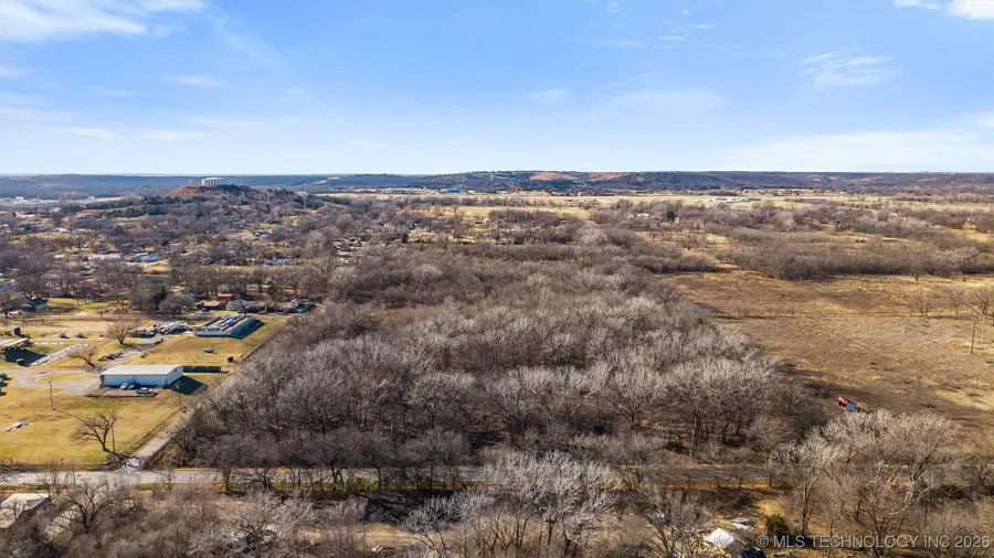 400 NW Cass Avenue, Bartlesville, OK 74003 - Image #3