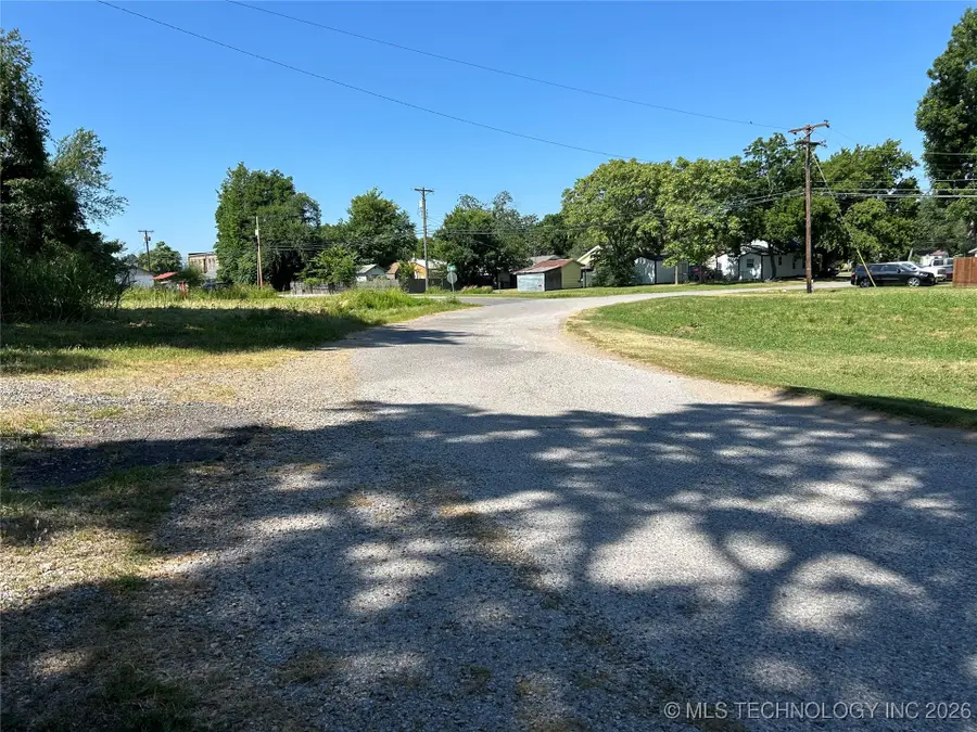 306 N Water, Locust Grove, OK 74352 - Image #2