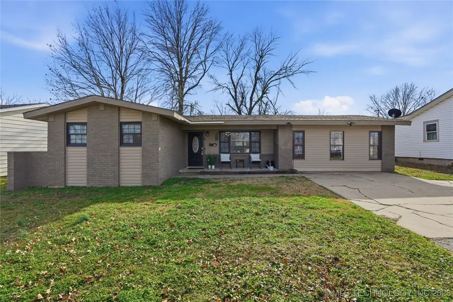 322 E Maple Street, Skiatook, OK 74070 - Image #2