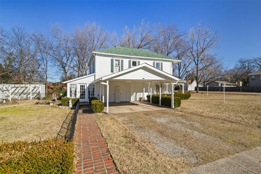 403 N Choctaw Avenue, Claremore, OK 74017 - #2