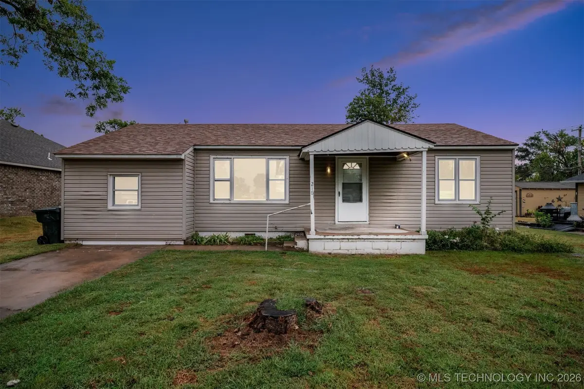 216 S Perdue Avenue, Claremore, OK 74017 - #1