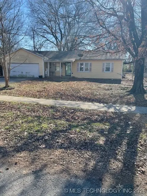 111 Irving Street, Pryor, OK 74361 - #2