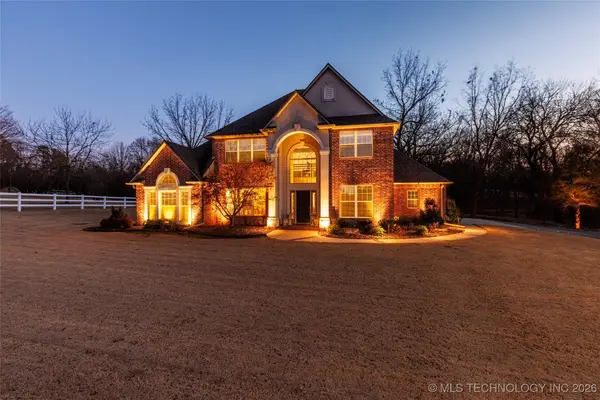 2325 W Lowry Road, Claremore, OK 74017