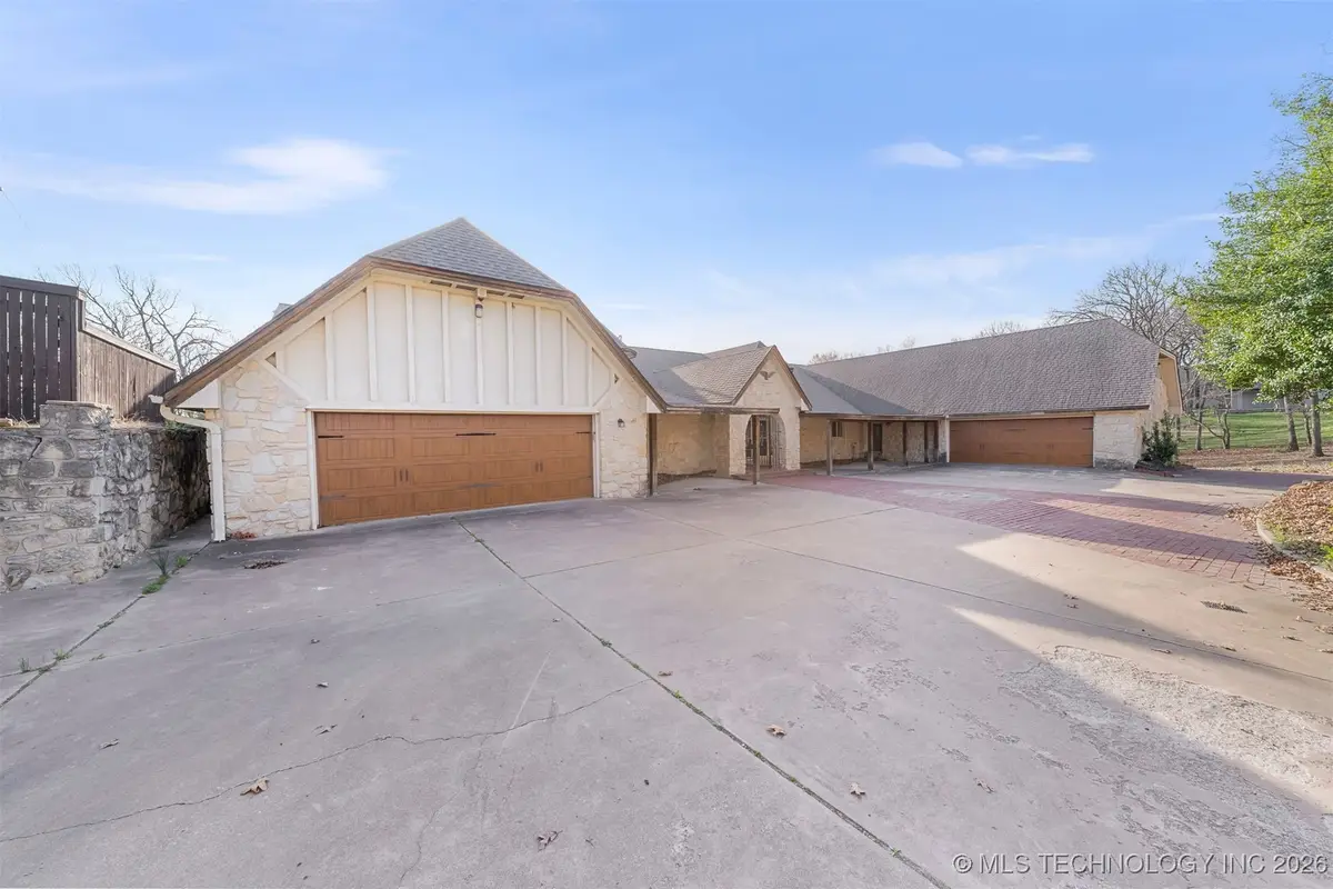 7455 S Sleepy Hollow Drive, Tulsa, OK 74136 - Image #1