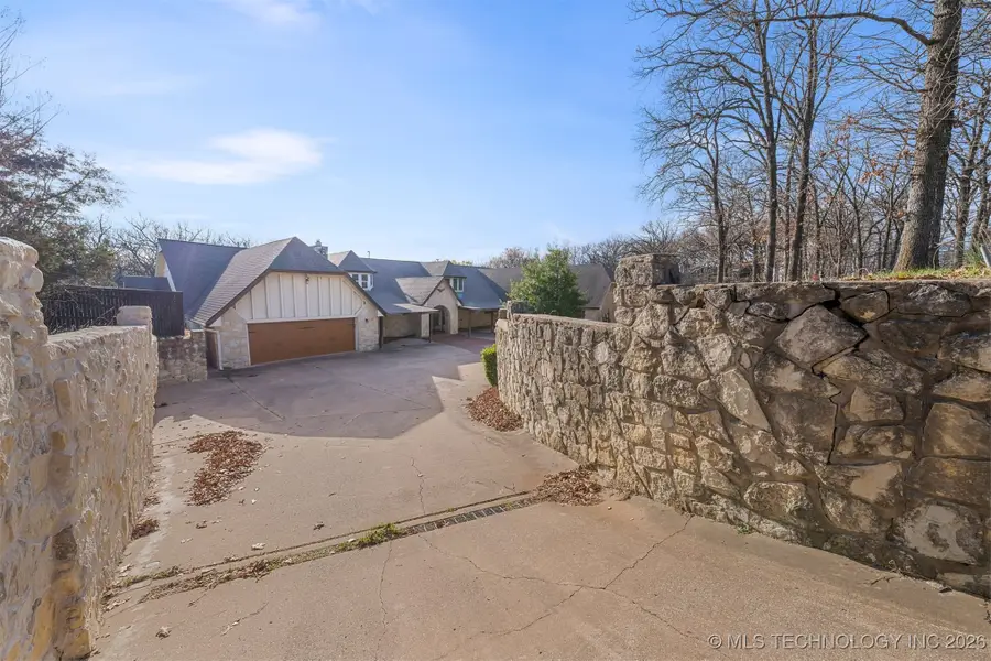 7455 S Sleepy Hollow Drive, Tulsa, OK 74136 - Image #2