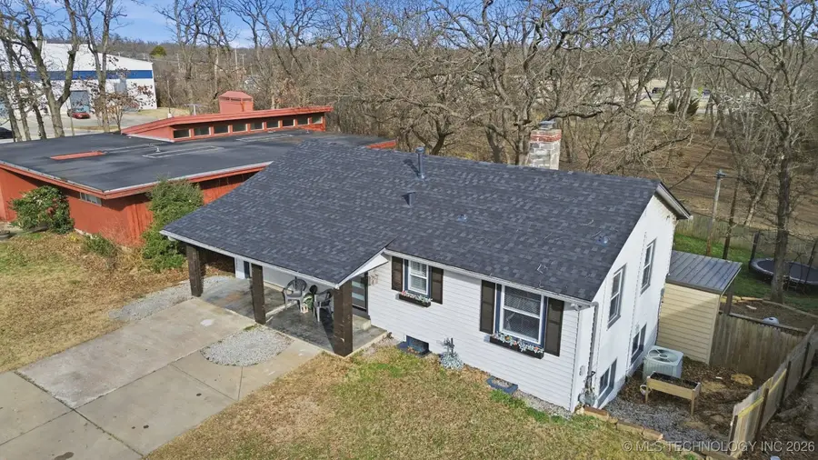 1912 Crestview Drive, Bartlesville, OK 74003 - Image #3