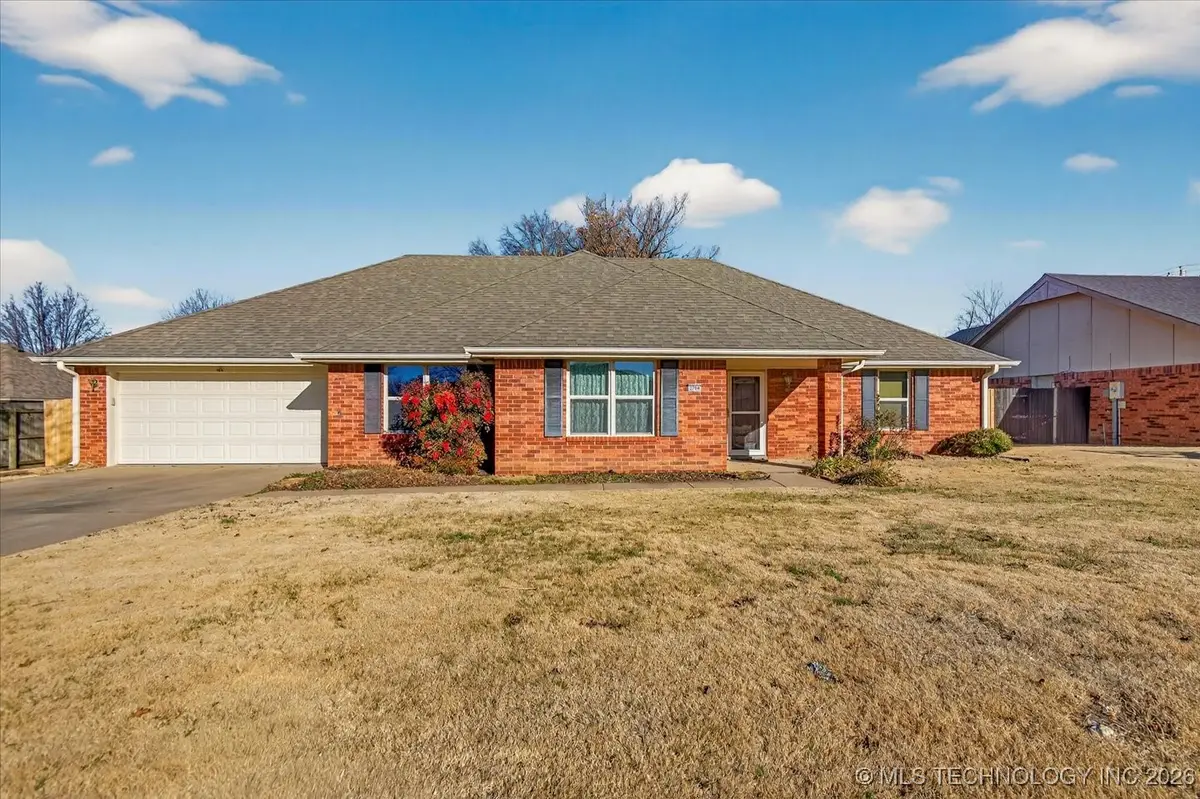 2704 SE Hillsboro Road, Bartlesville, OK 74006 - Image #1
