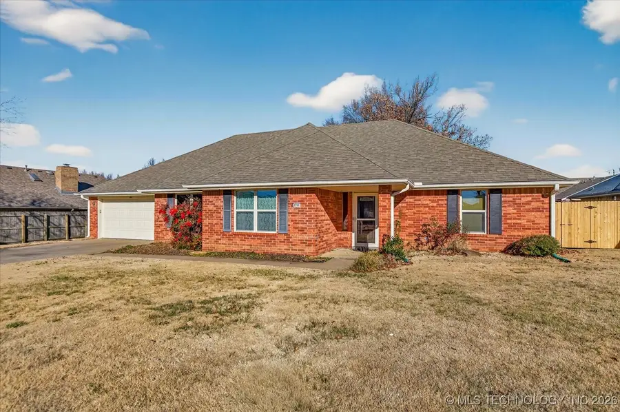 2704 SE Hillsboro Road, Bartlesville, OK 74006 - Image #2