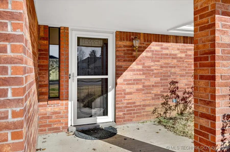 2704 SE Hillsboro Road, Bartlesville, OK 74006 - Image #3