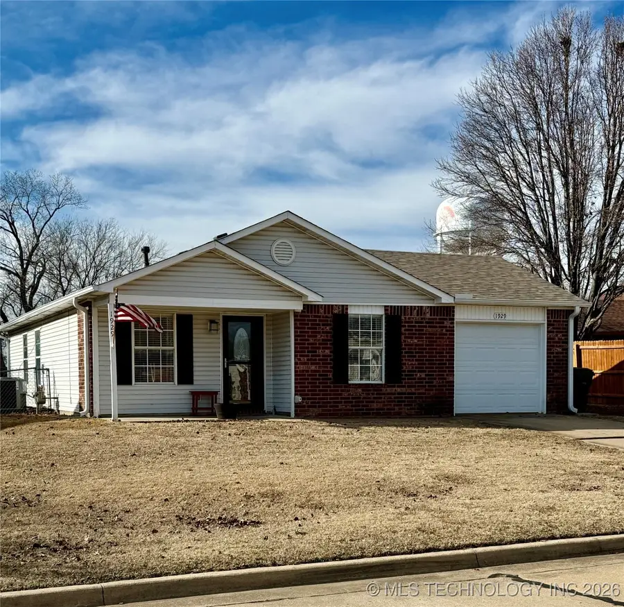 1929 Lexington Road, Claremore, OK 74017 - #2
