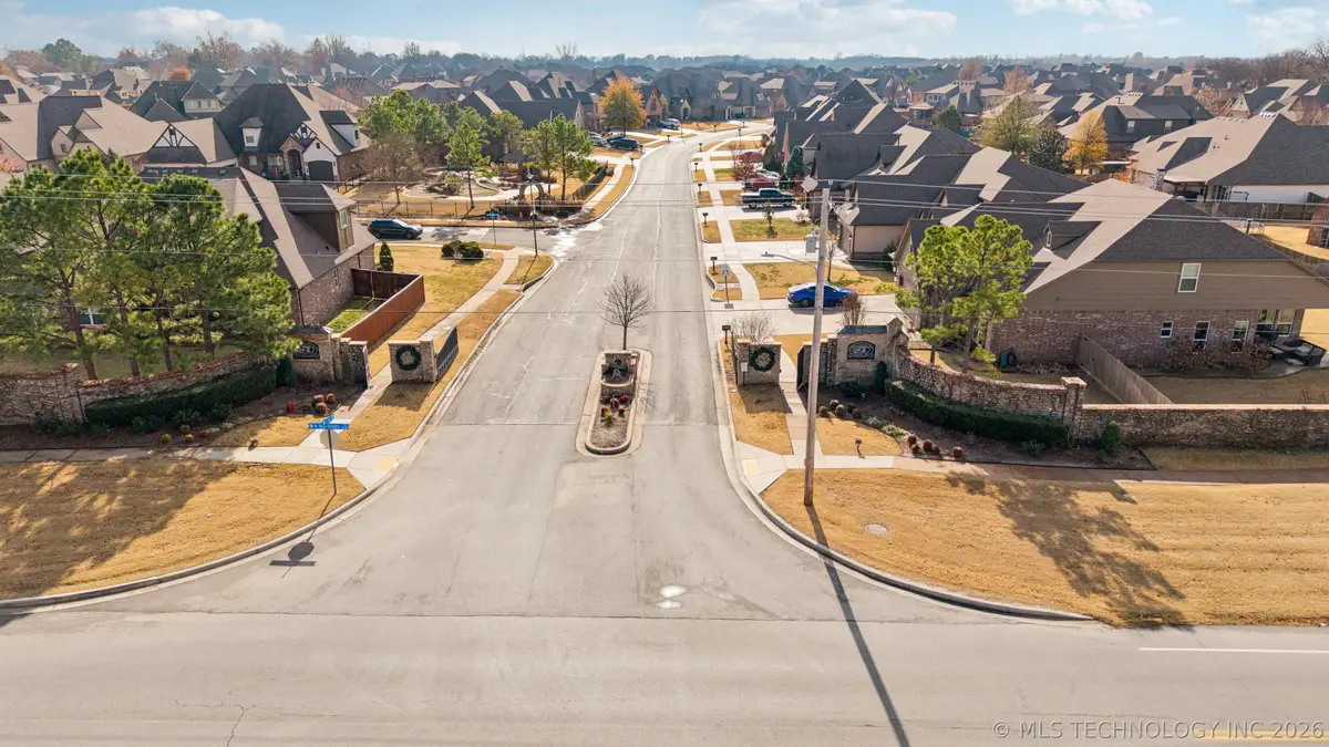 3726 S Fir Boulevard, Broken Arrow, OK 74011 - #1