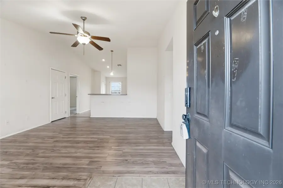 605 S Creek Street, Skiatook, OK 74070 - #2