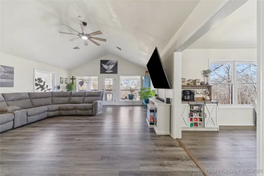 1701 N Hopi Street, Chouteau, OK 74337 - #2