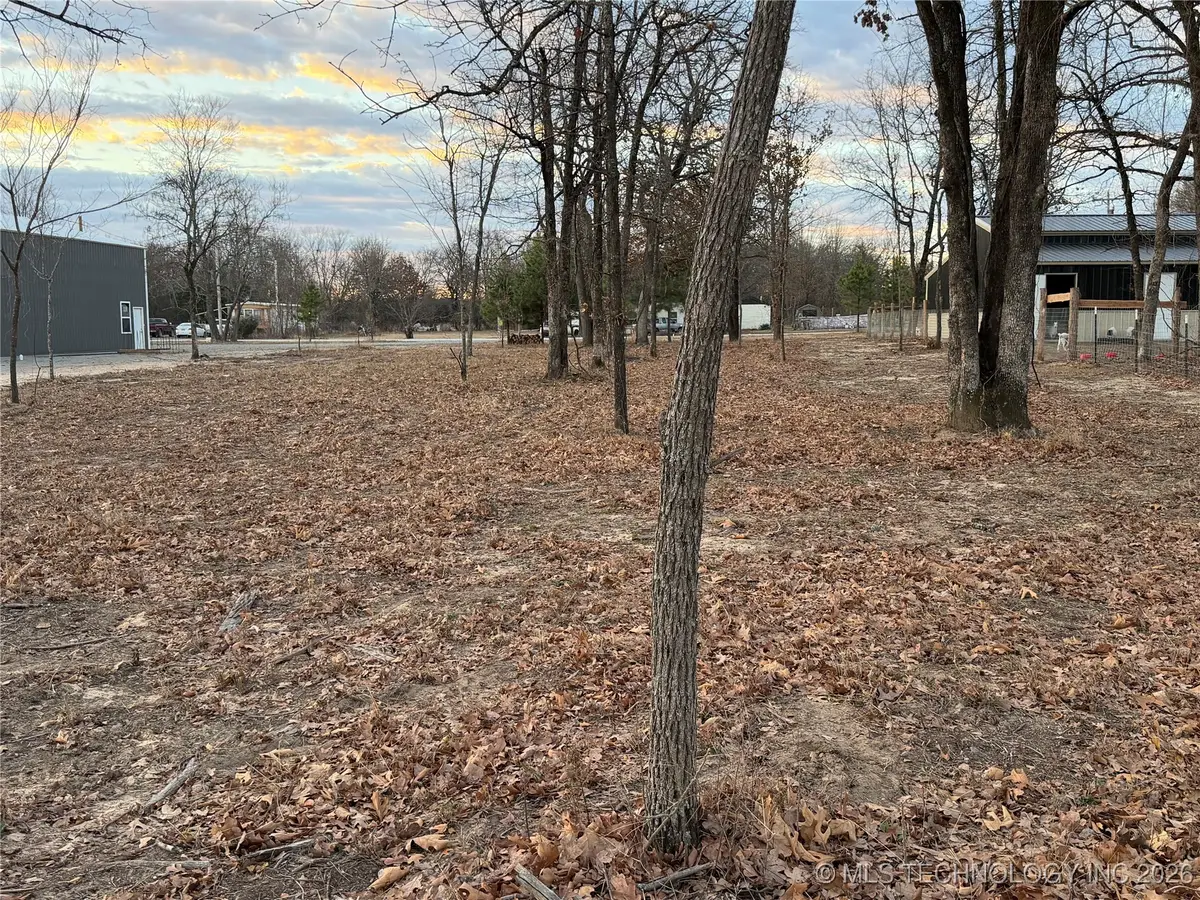 001 Siers Road, Eufaula, OK 74432 - Image #1