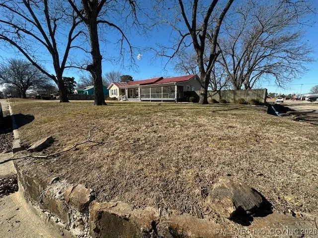 924 N Burns, Holdenville, OK 74848 - #2