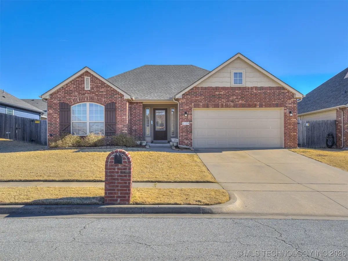 5129 S Skylane Drive W, Sand Springs, OK 74063 - Image #1