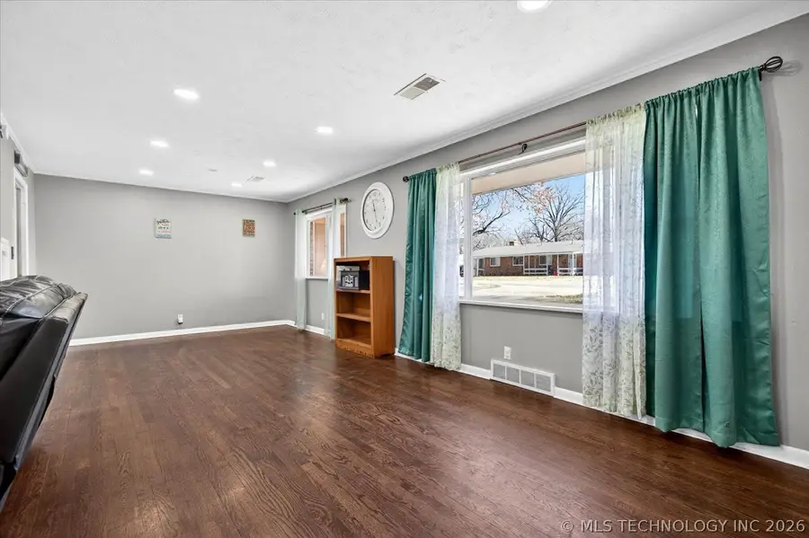 1507 Crescent Drive, Bartlesville, OK 74006 - #3